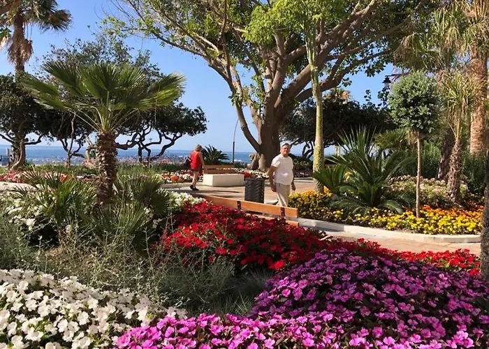 La Rada Centro إِستيبونا